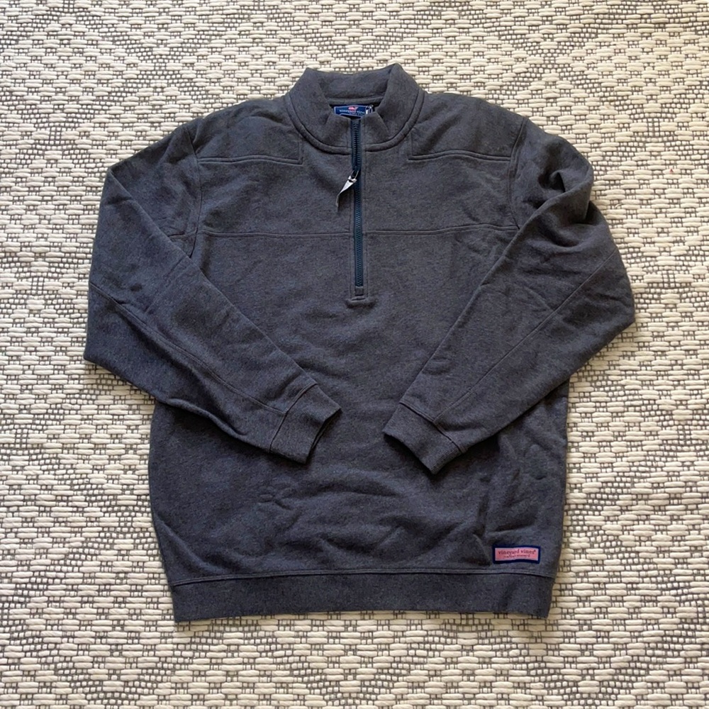 NEW with tags Large Vineyard Vines Men Sweatshirt